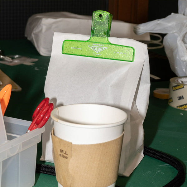 Plastic Clip Glitter - Light Green