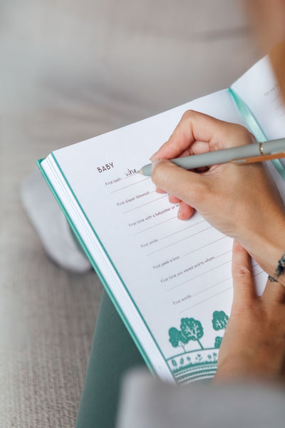 My Baby's Book: A Keepsake Memory Book For Parents