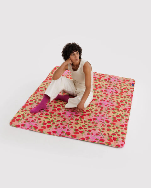 Puffy Picnic Blanket - Strawberry Blossom