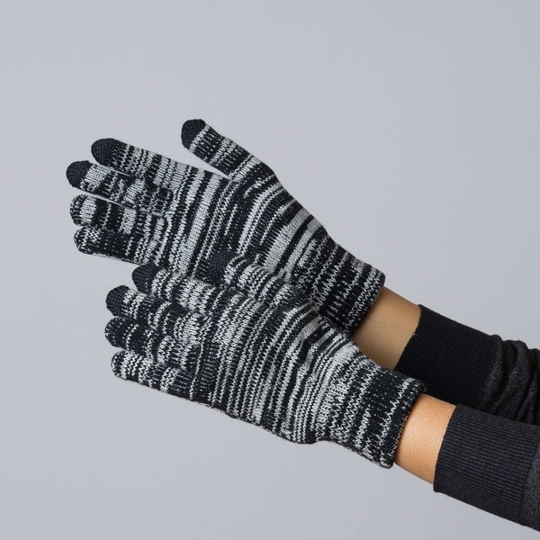 Twist Knit Touchscreen Gloves - Black and White