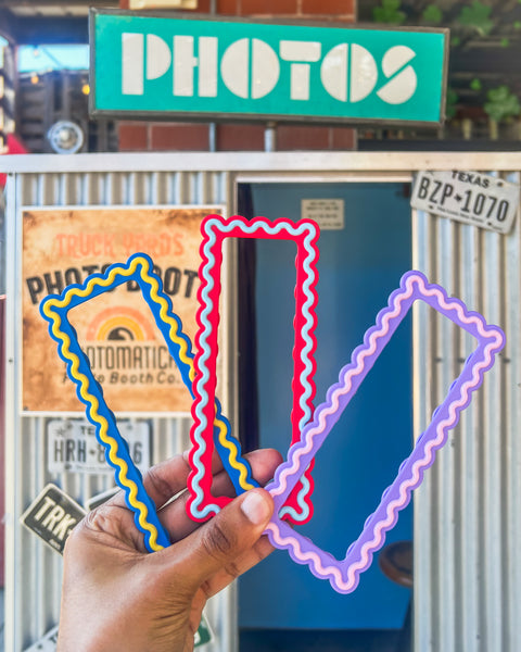 Scalloped Magnetic Photobooth Frame