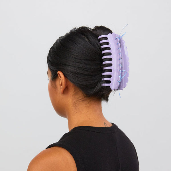 Laced Bow Claw In Lilac