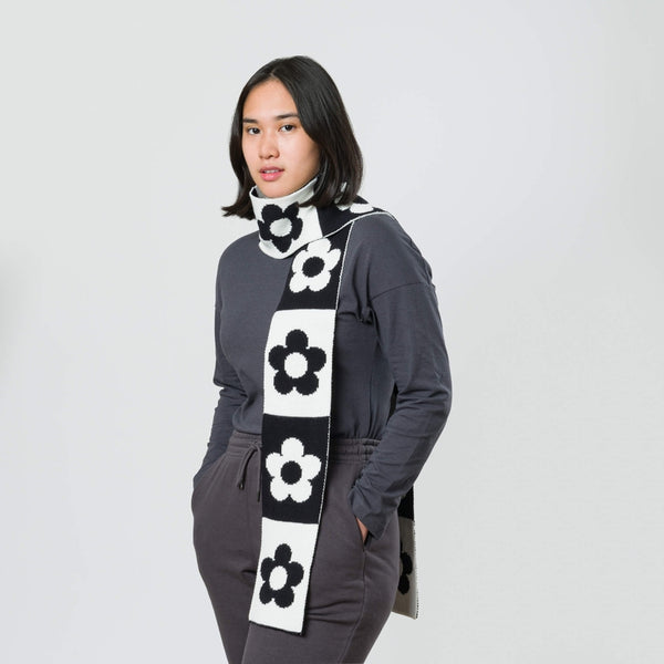 Flower Block Knit Scarf - Black and White