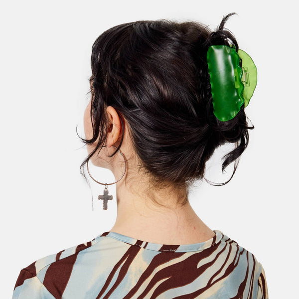 Suki Claw - Green Ruffle