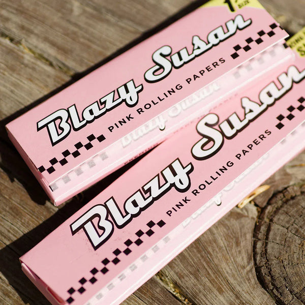 Pink Rolling Papers 1-1/4"