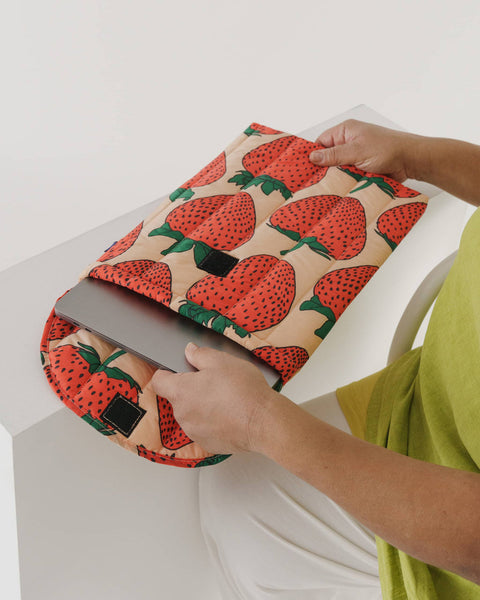 Puffy Laptop Sleeve 16" - Strawberry