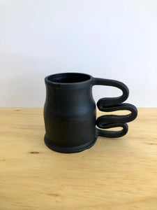 Curvy Amphora Mug - Black